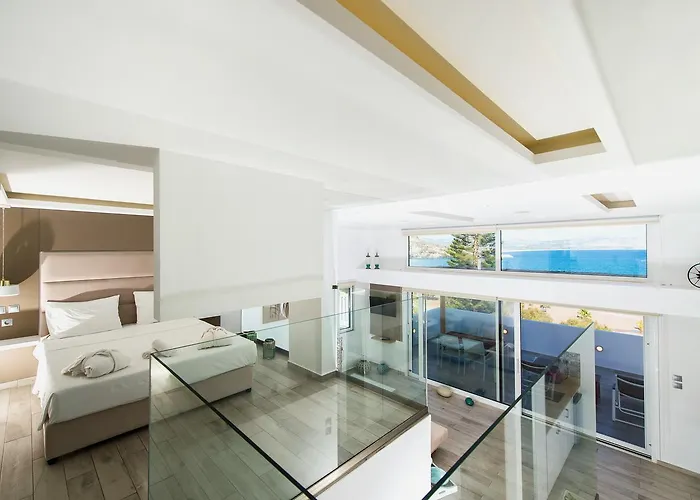 Lindian Jewel And Hotel 3*