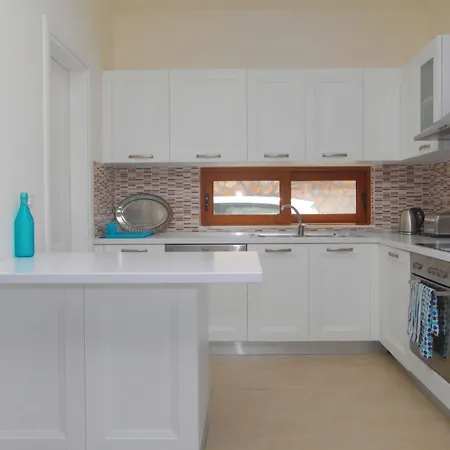 Lindian Jewel And Hotel 3*