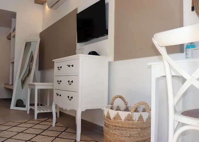 Lindian Jewel And לינדוס