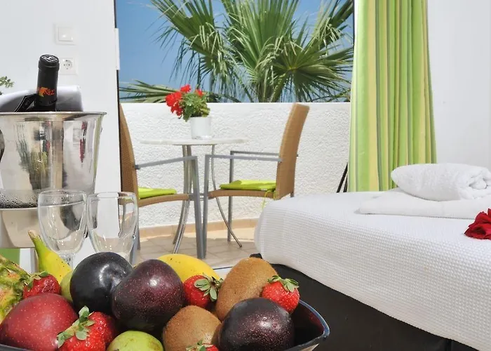 Lindian Jewel And Líndos