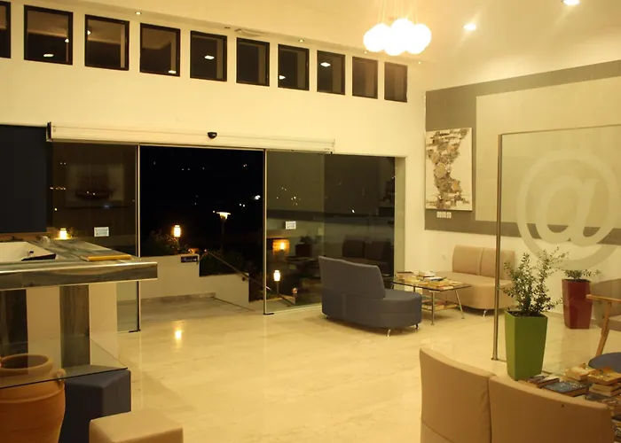 Lindian Jewel And מלון